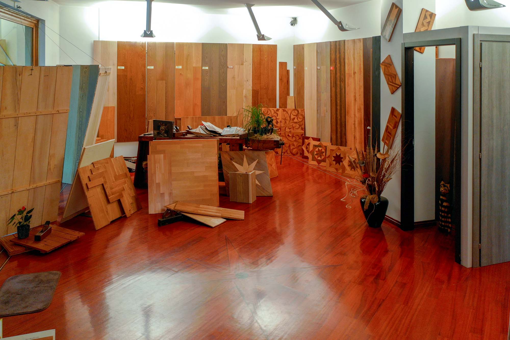 showroom ra legno pavimenti parquet borgosesia posa pavimenti porte legno